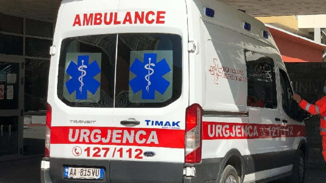 Aksident me mjet lundrues në Vlorë, Policia: 17-vjeçari ra te motori gjatë lundrimit