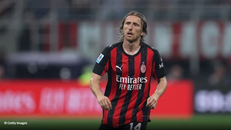 Luka Modriç rinovon me Milanin deri në 2027, klubi mbyll spekulimet për të ardhmen