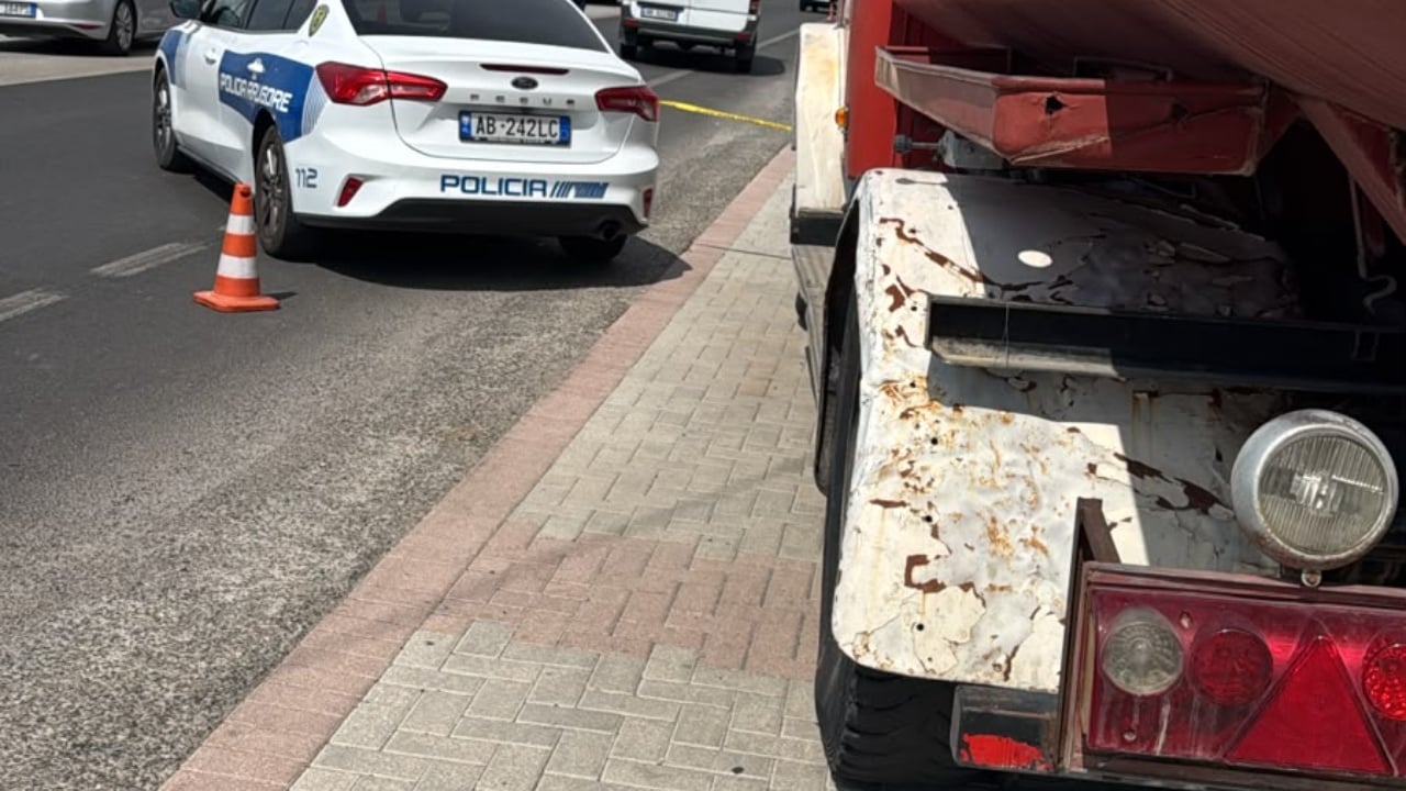 Aksident fatal në Elbasan–Peqin, humb jetën një këmbësor 73-vjeçar pranë Përparimit