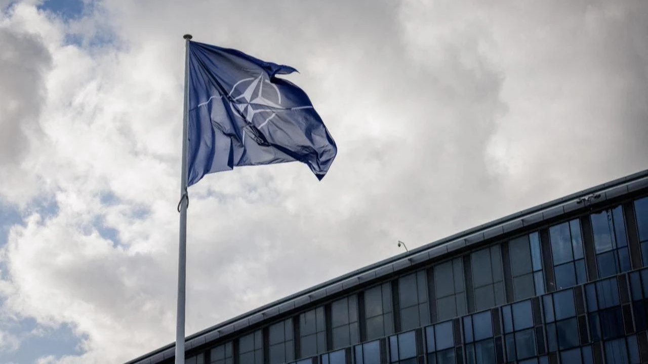 Arrestim për spiunazh në selinë ushtarake të NATO-s në Belgjikë, e dyshuara ishte praktikante