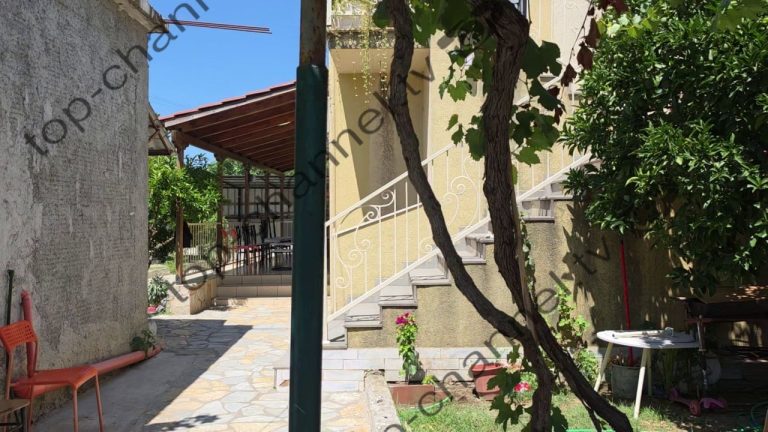 Tragjedia me tre viktima në Roskovec, si dyshohet se ndodhi sulmi në banesën e çiftit Plaka