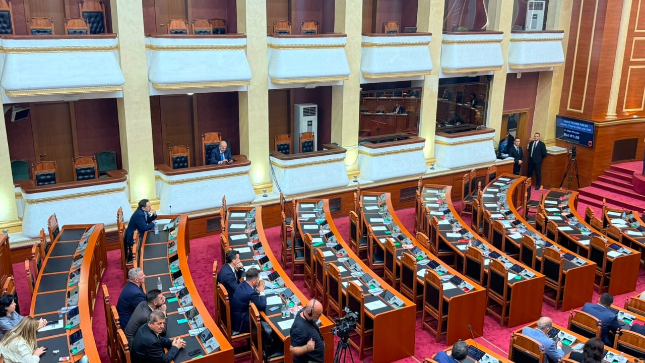 Hua me SHBA për mbrojtjen, Kuvendi nis diskutimet pa media; PD bojkoton seancën