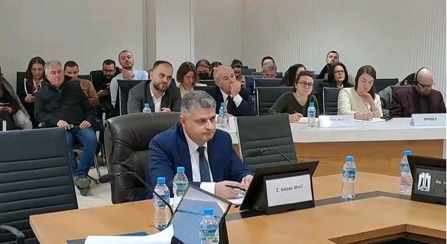 Adnan Xholi hyn i pari në garë për Prokuror të Përgjithshëm, çfarë peshe ka profili i tij
