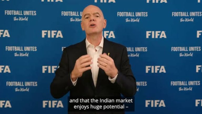 Infantino mohon presionin për votën, por oferta e FIFA-s hap dyshime për shantazh financiar