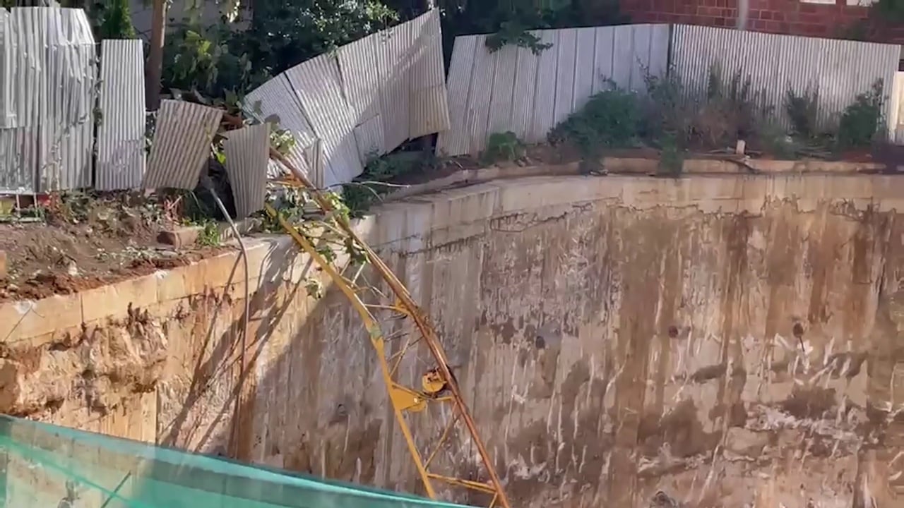 Prishtinë, vinçi shembet në kantier gjatë montimit: humb jetën një 26-vjeçar