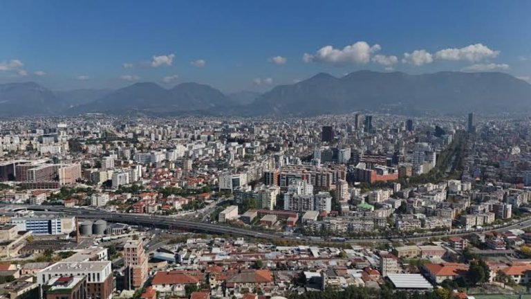 PS propozon shkrirjen e 15 bashkive, përfshi Përrenjasi; rihapet debati për hartën vendore