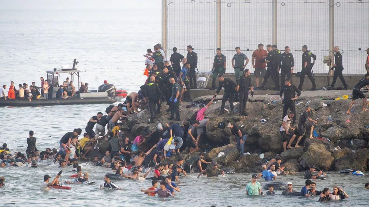 Kriza migratore në Spanjë, Sanchez kërkon mbledhje urgjente të BE-së pas kaosit në Ceuta