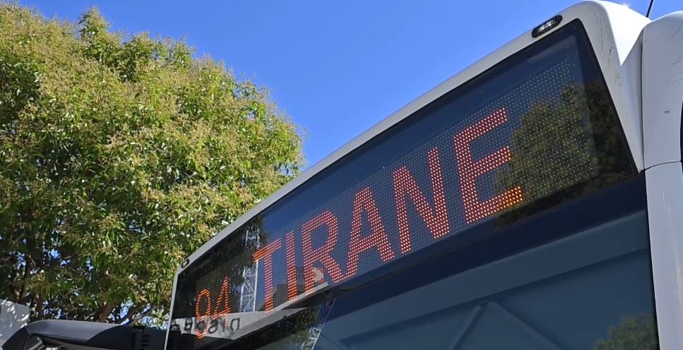 Nafta 214 lekë/litër, transporti publik kërkon sërish subvencion nga qeveria