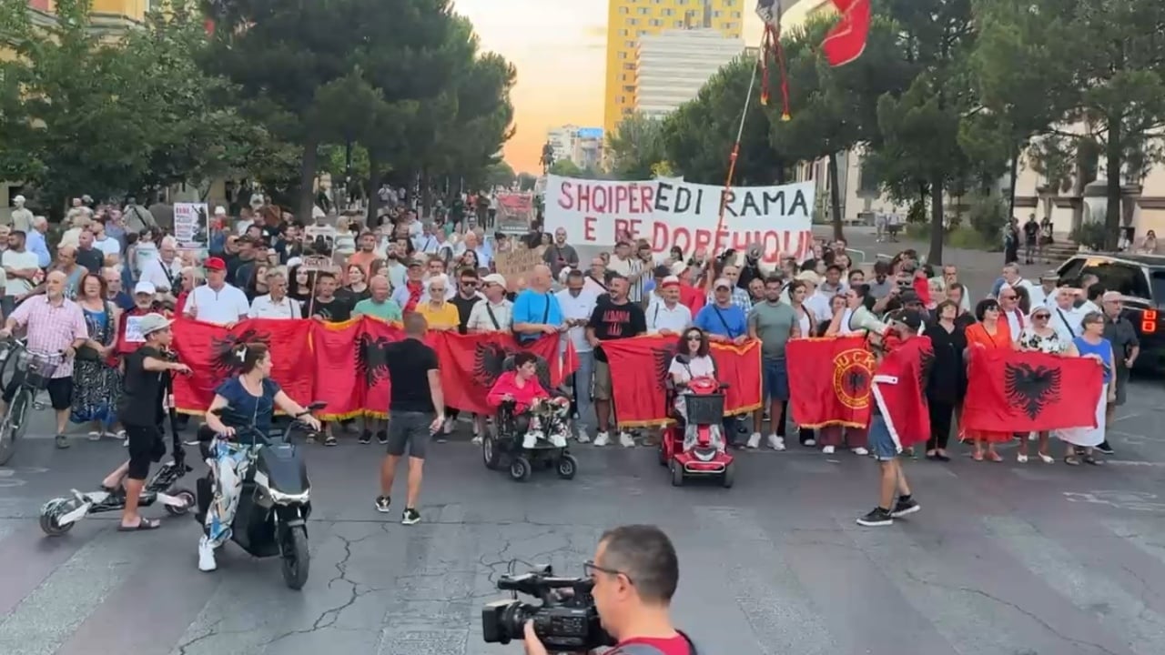 Dita e 64 e protestës para Kryeministrisë, kërkohet dorëheqja e Ramës dhe qeveri teknike