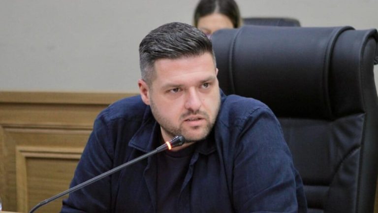 Shkrirja e Patosit me Fierin hap debat, Duro sfidon reformën me të dhënat e vetë komisionit