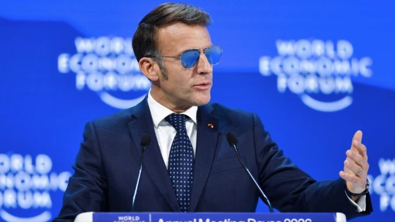 Kriza në FIFA thellohet: L’Equipe zbulon se edhe Macron u përfshi kundër planit të Infantinos