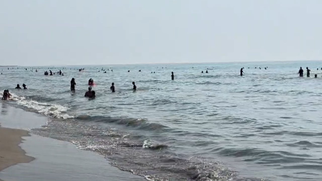 Pishporo, humb jetën 49-vjeçari pasi hyri në det; dyshimet e para flasin për arrest kardiak