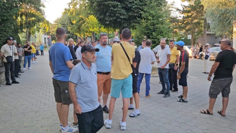 Protestë në Maliq kundër ‘Territoriales’: banorët refuzojnë kalimin e bashkisë në Korçë