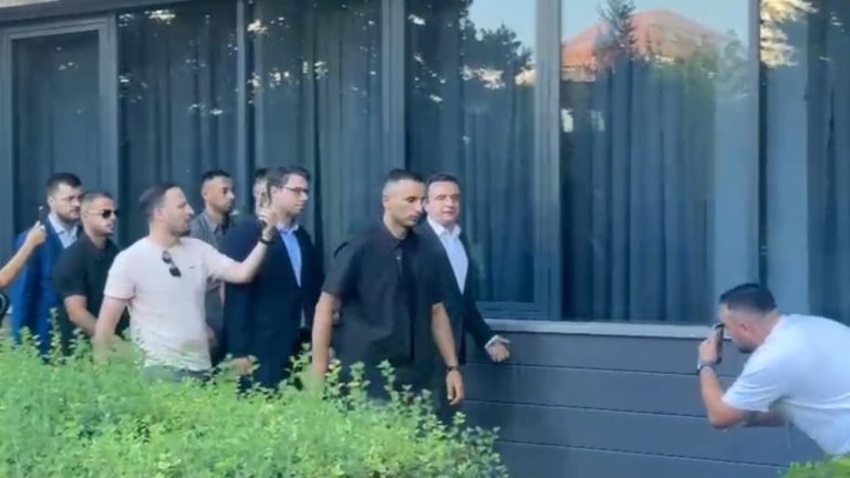 Kurti pas 3 orësh me Abdixhikun: ende pa marrëveshje për formimin e institucioneve