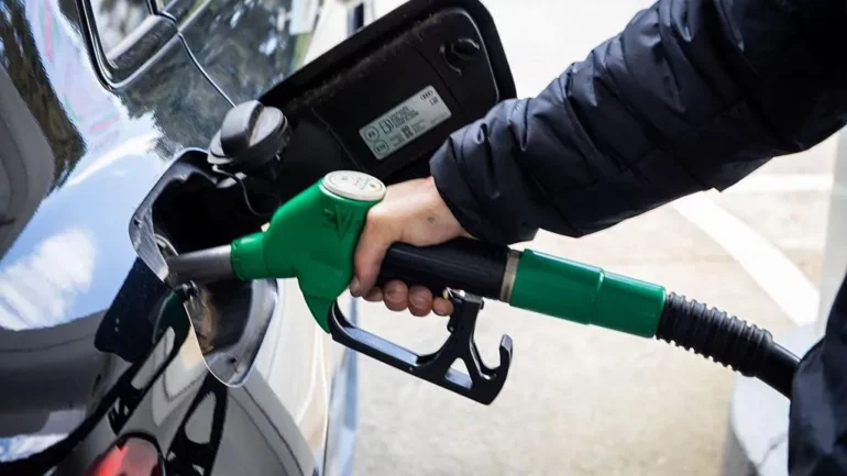 Nafta zbret në 199 lekë/litër pas rritjesh të njëpasnjëshme, bie me 15 lekë në pakicë