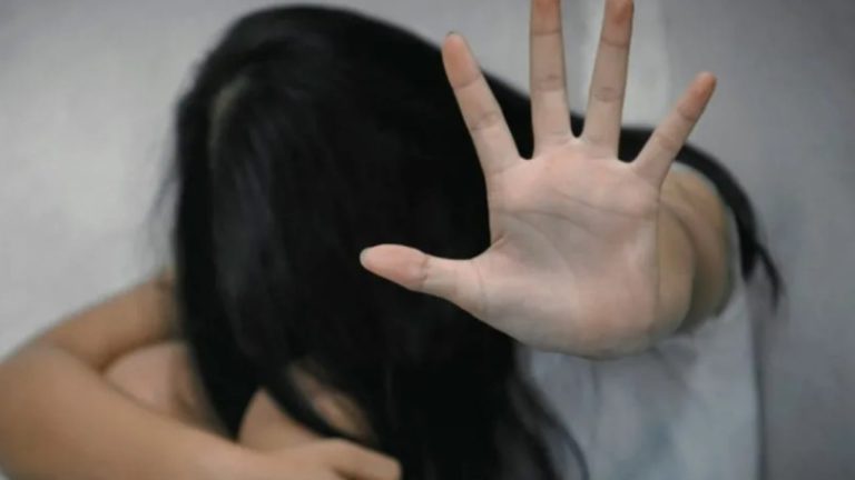 Greqi, 41-vjeçari shqiptar përballet me akuza për abuzim seksual ndaj 9-vjeçares