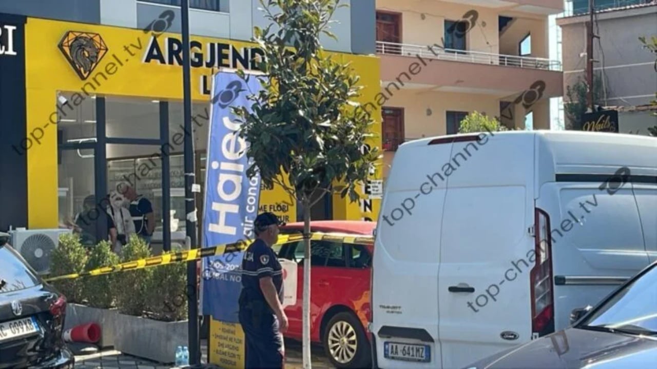 Grabitja me armë në Paskuqan, policia ndjek pistën e një çekiçi dhe kontrollon një të dyshuar