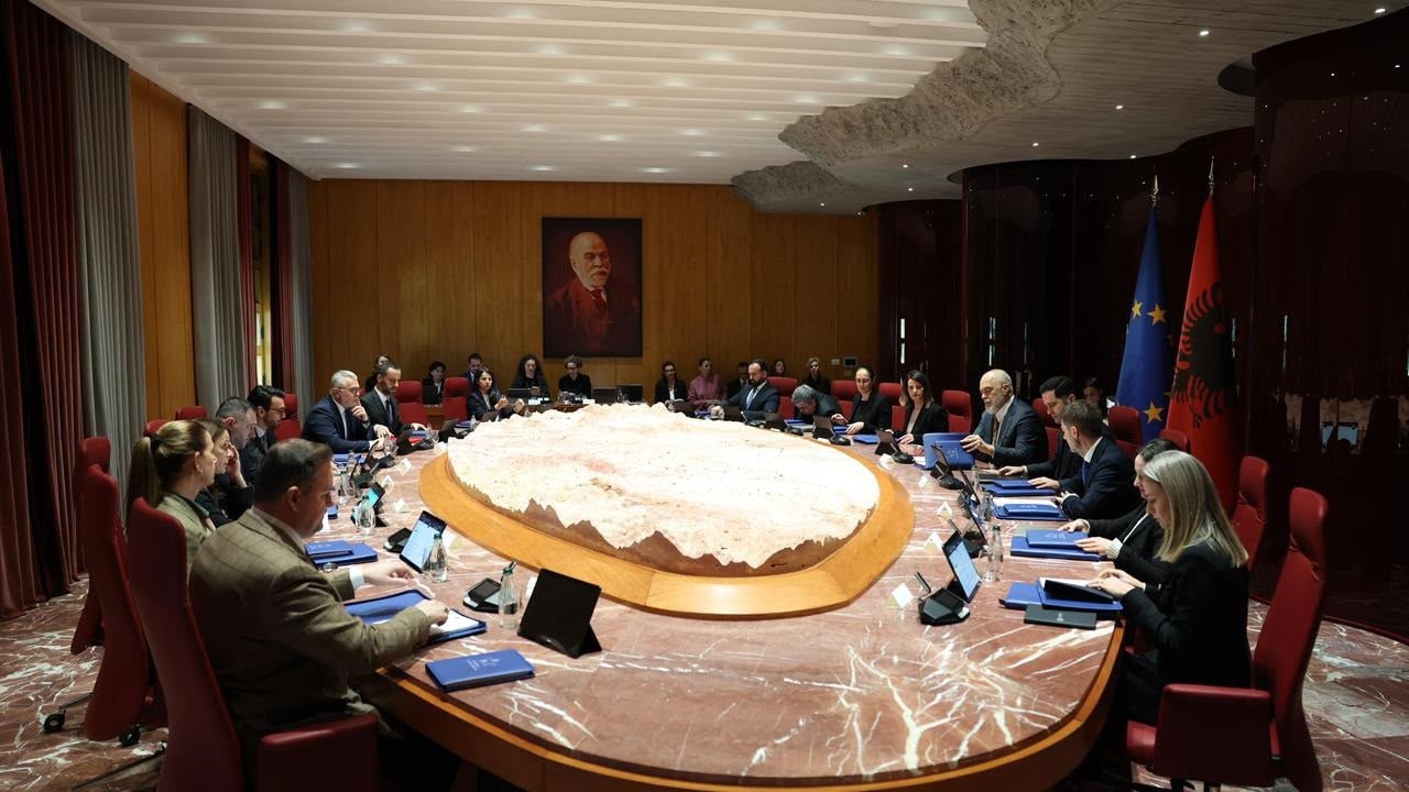 Rama mbledh qeverinë në Pogradec, në shtator priten lëvizje të mundshme në kabinet