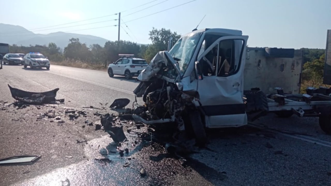 Aksident fatal në Greqi, humbin jetën nënë e bir nga Shqipëria pas përplasjes me kamion