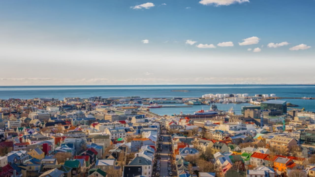 Eklipsi diellor po fryn çmimet në Europë: hoteli në Reykjavik shkon mesatarisht 793 dollarë