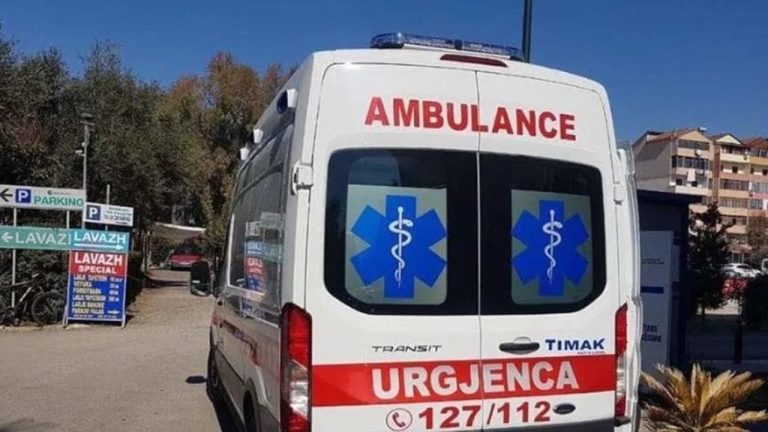 Aksident fatal në Lushnje, makina përfundon në kanal: humbin jetën dy gra rreth 50 vjeçe
