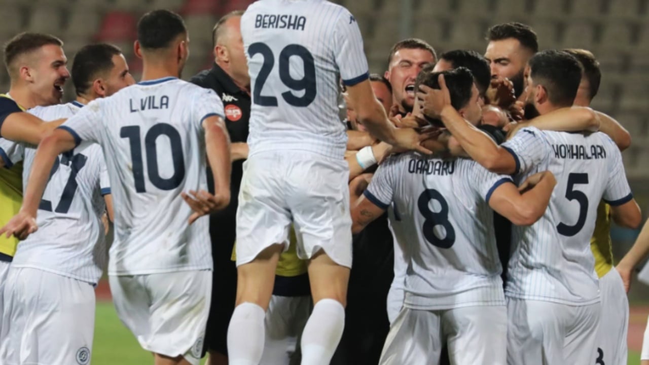 Dinamo përmbys Audën me poker dhe prek play-off-in e Conference League