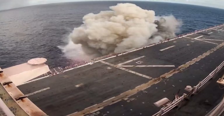 RIMPAC 2026: raketa Harpoon godasin USS Peleliu, anija 40 mijë tonëshe shpërthen në stërvitje