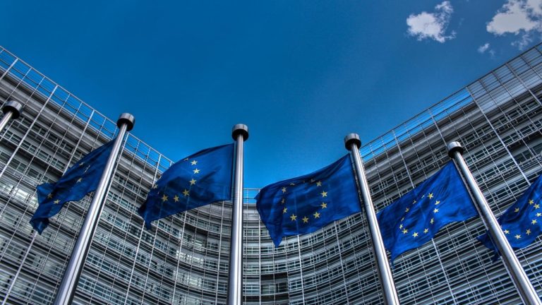 Shqipëria pranë BE-së? Brukseli flet për zgjerim, por pengesat politike mbeten të hapura