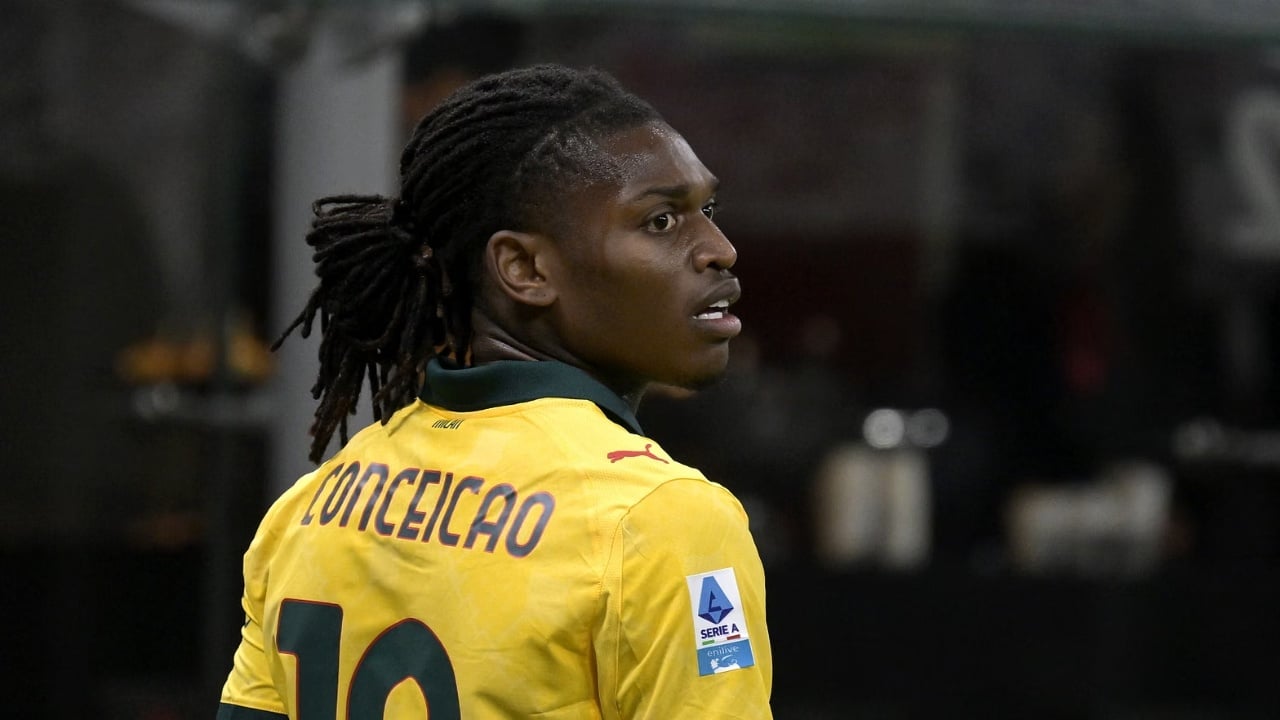 Leao drejt largimit nga Milani? Kuqezinjtë ulin çmimin, Galatasaray rikthehet në lojë