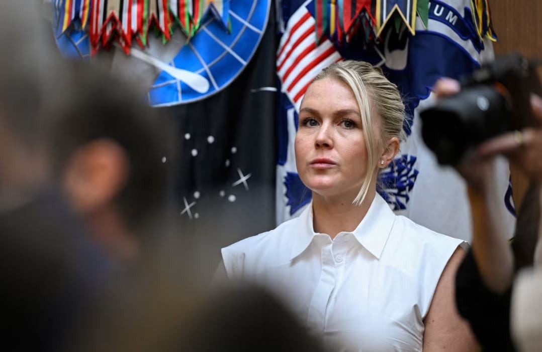 Pas largimit të Karoline Leavitt, këta janë emrat që qarkullojnë për zëdhënësen e Trump