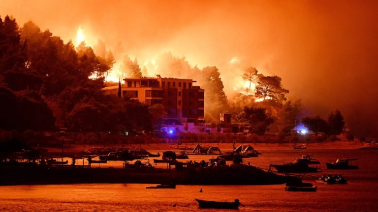 Zjarret përfshijnë Europën: Franca me 474 arrestime, alarm edhe në Greqi, Kroaci e Gjermani