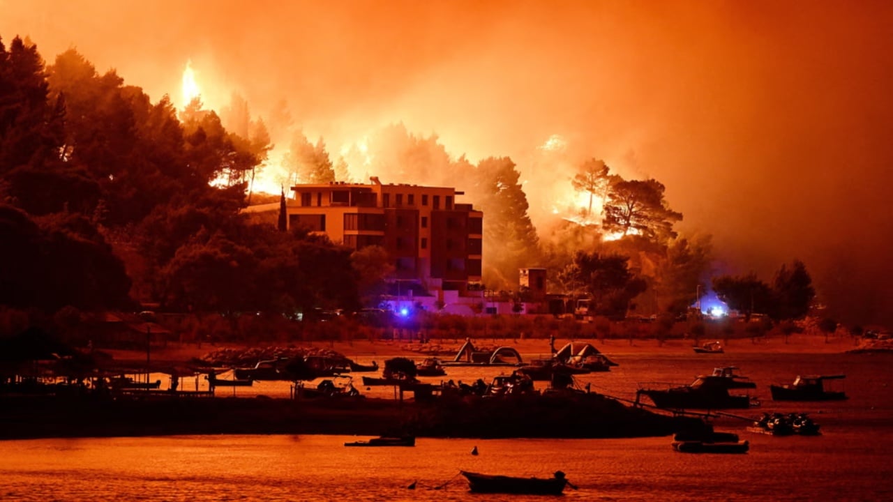 Zjarret përfshijnë Europën: Franca me 474 arrestime, alarm edhe në Greqi, Kroaci e Gjermani