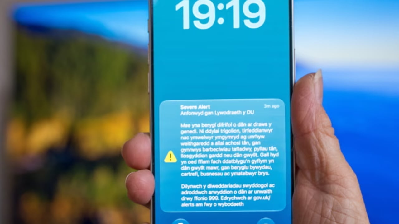 Alarm emergjence në Angli dhe Uells: miliona telefona sinjalizojnë rrezik të lartë zjarresh