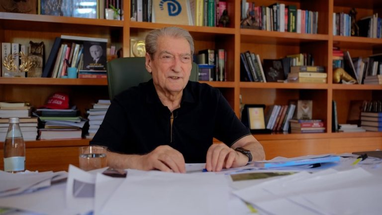 Berisha thirrje për protestë, akuza qeverisë për zjarrfikësit: s’kanë marrë asnjë lek shtesë