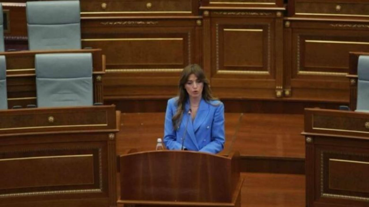 Ngërçi politik në Kosovë: Haxhiu thërret liderët në takim mes bllokimit institucional