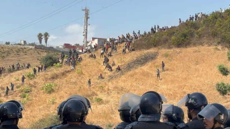 Tjetër tentativë për të hyrë në Ceuta, Maroku ndalon 111 emigrantë pranë kufirit