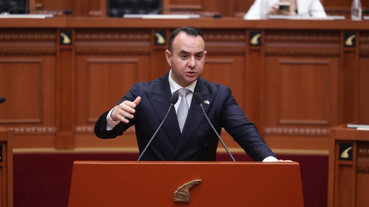 Balliu sulmon qeverinë pas ngjarjeve në Elbasan e Sarandë: “Krimi po lëviz lirshëm”