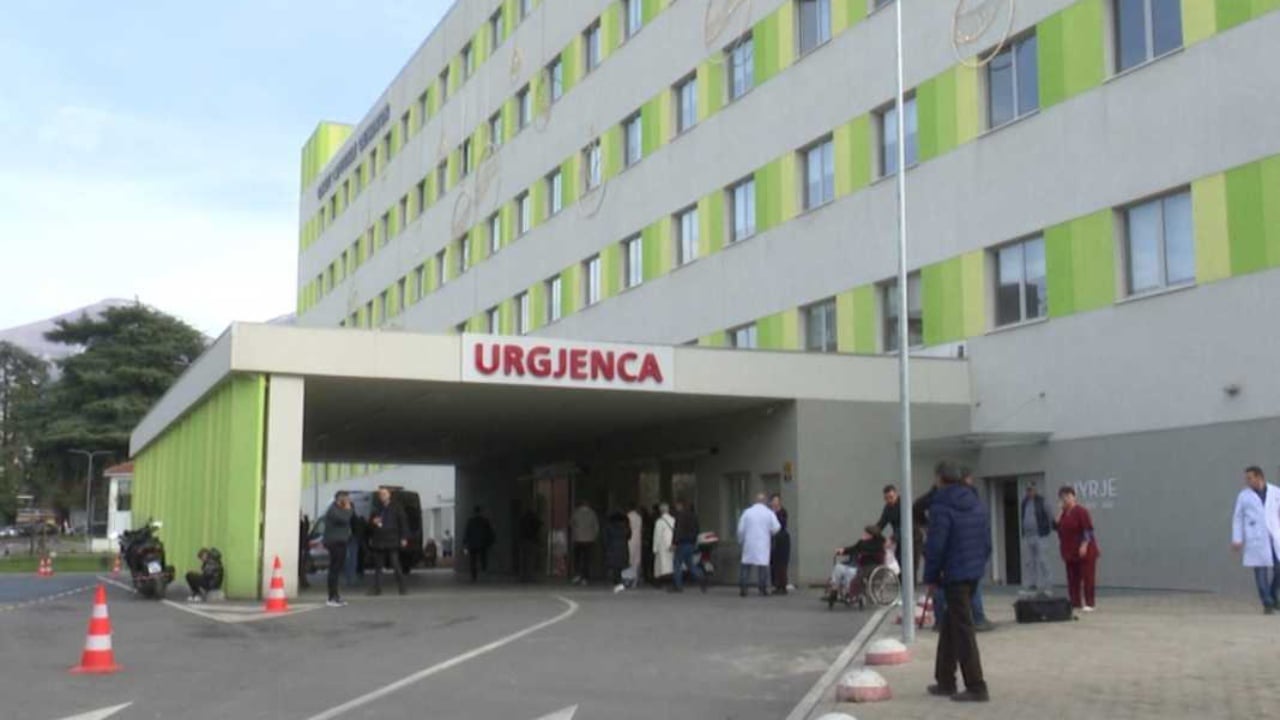Zjarri në hotelin në Vlorë, 5 të plagosur dërgohen në Tiranë; një vajzë me djegie të rënda