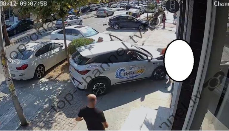 Aksident fatal në Durrës, taksia del në trotuar dhe përplas për vdekje 66-vjeçarin