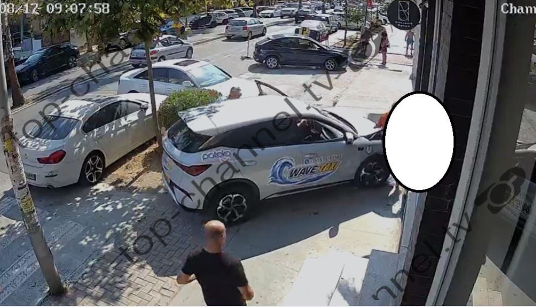 Aksident fatal në Durrës, taksia del në trotuar dhe përplas për vdekje 66-vjeçarin