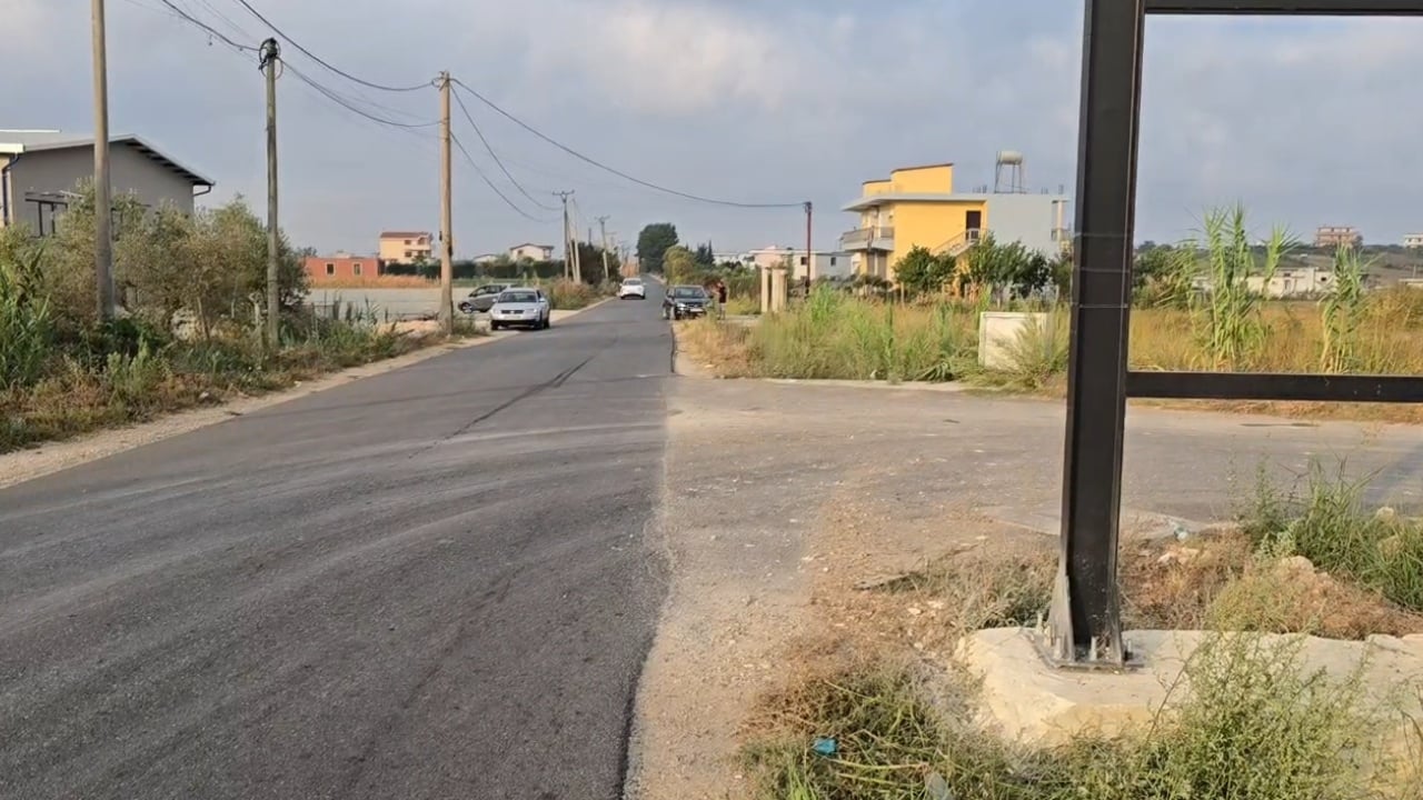 Aksidenti në Manzë me 3 viktima, identifikohen të rinjtë; 16-vjeçari dërgohet në Tiranë