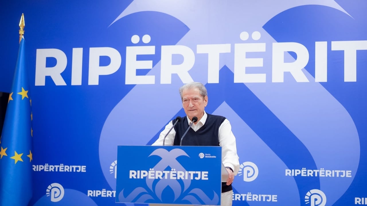 Berisha për vrasjen e turistit portugez në Ksamil: “Në Sarandë shteti dhe krimi janë një”