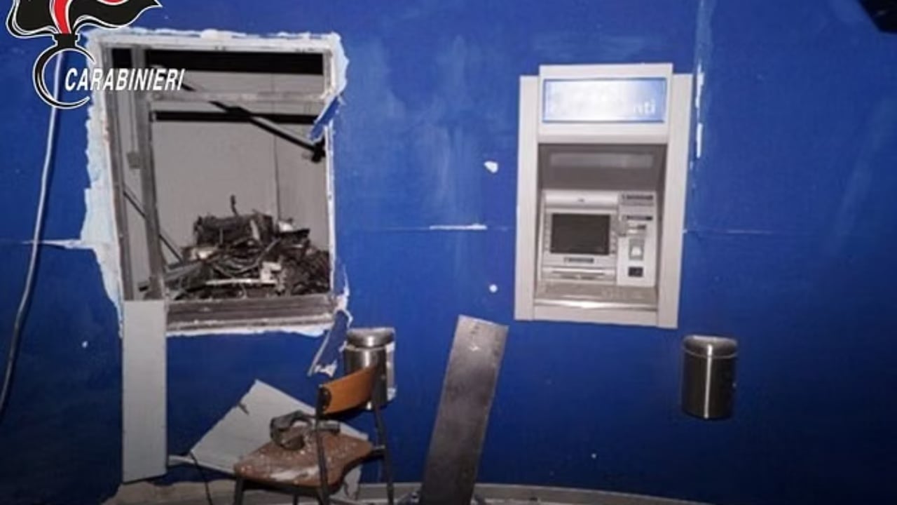 Itali, goditet banda që shpërthente bankomatet me tritol: 7 të arrestuar