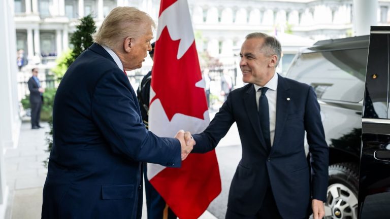 Trump pezullon për 3 ditë tarifat 50% ndaj Kanadasë, në lojë 20 miliardë dollarë importe