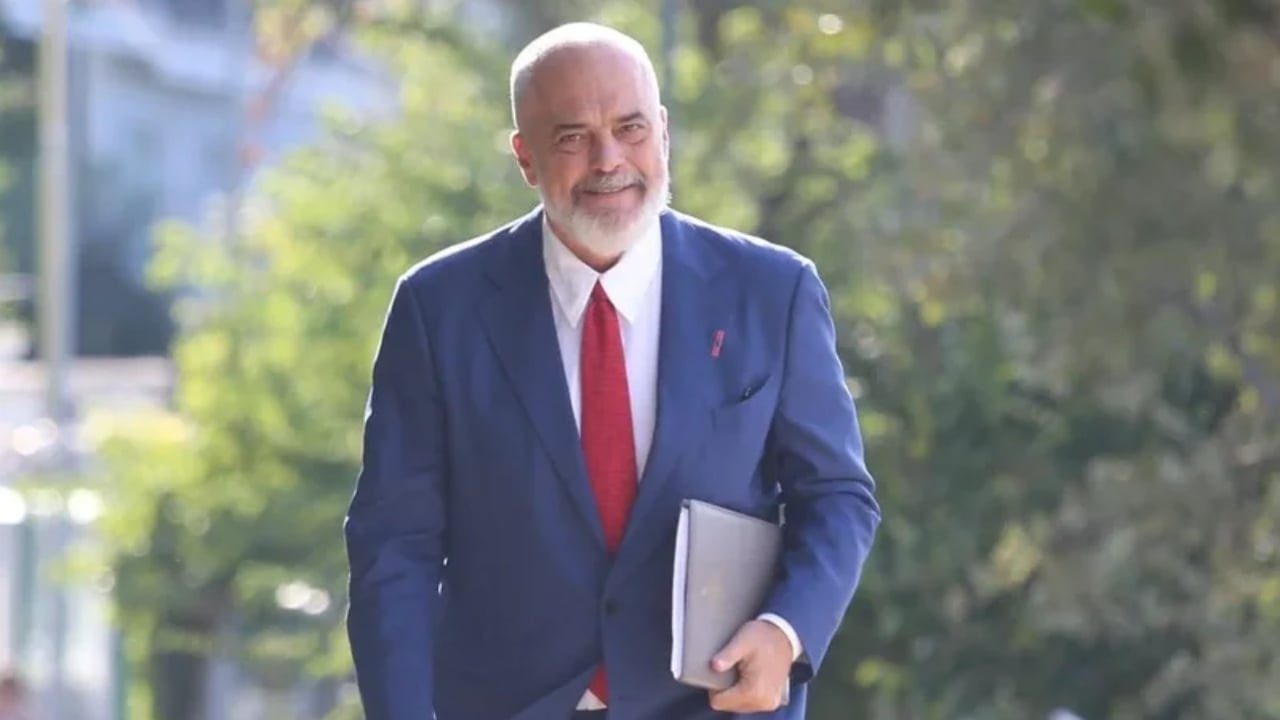 Edi Rama në “El País”: ekspozita në Berlin dhe profili që rikthen lidhjen mes artit dhe pushtetit