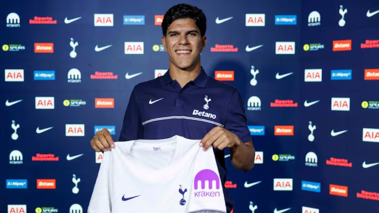 Premier League po fryn merkaton: qindra milionë për lojtarë jashtë elitës së futbollit