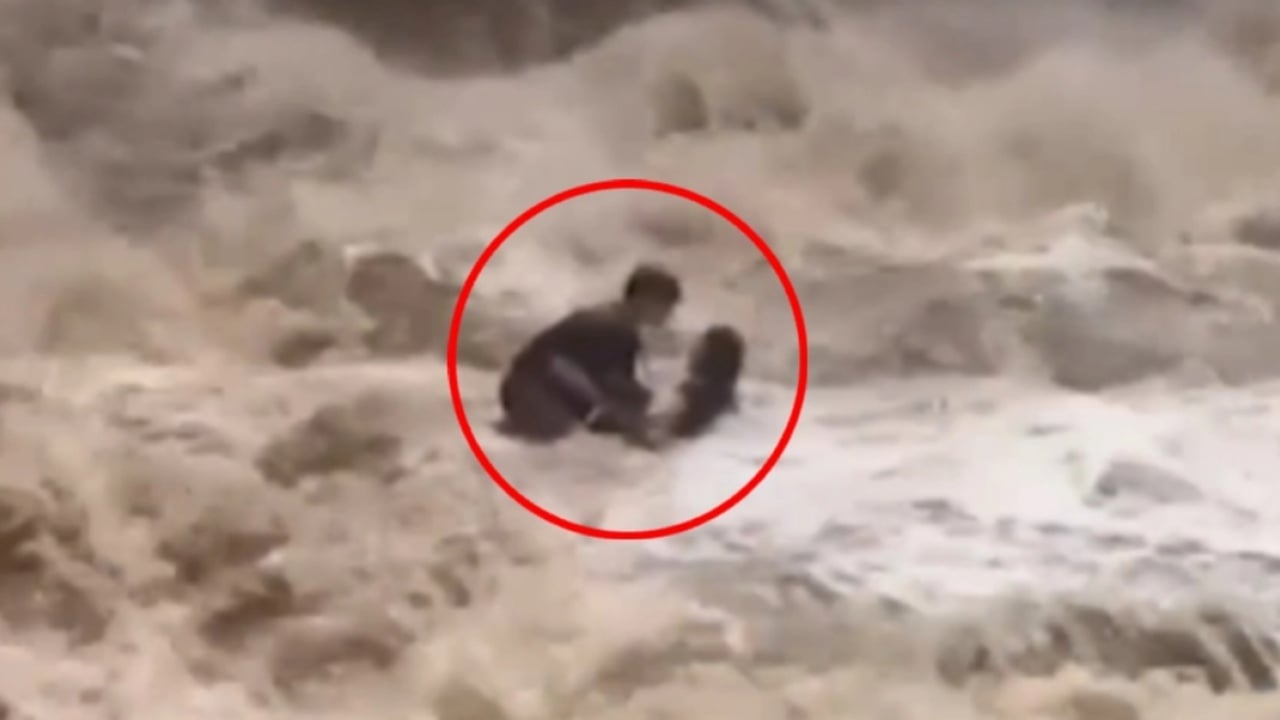 Video nga Tajlanda: turistët i merr rrëketa në ujëvarën Mae Sa, shpëtohen në sekondat e fundit