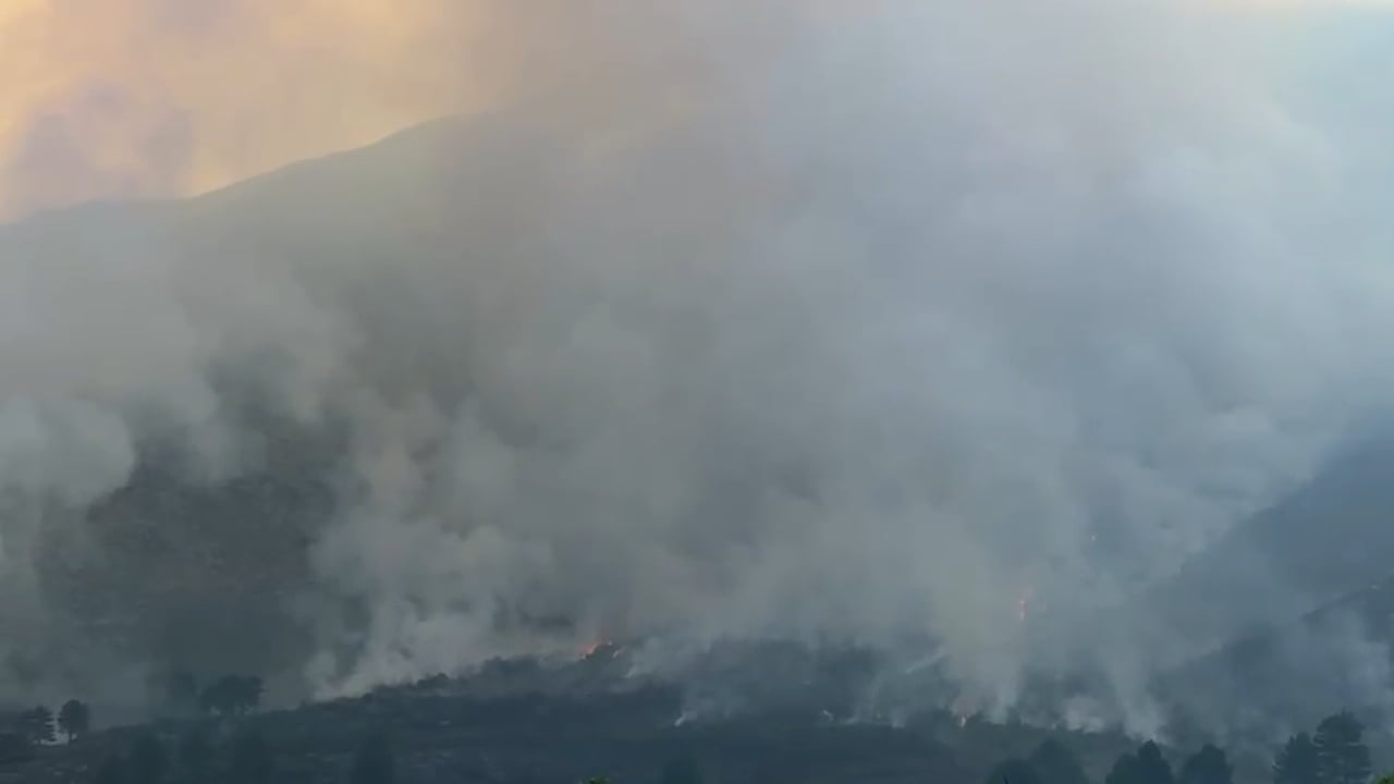 Zjarri mbi Dukat del nga kontrolli, flakët afrohen te mali i Çikës në Vlorë
