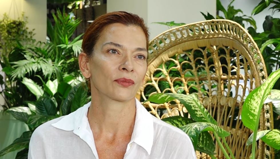 Ema Andrea kujton Rezana Çelikun: “Një grua me dritë”, mes artit dhe heshtjes