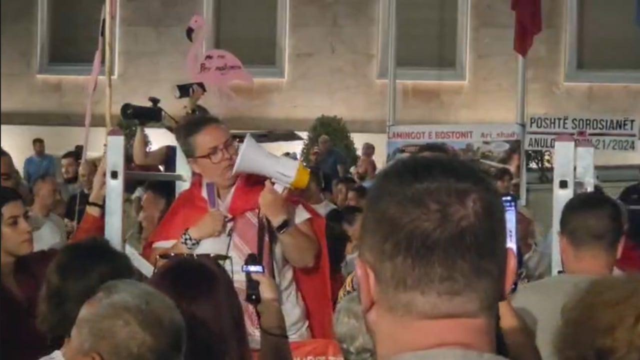 Dita e 84 e protestës në Tiranë, marshimi nis me tensione dhe ndarje mes protestuesve